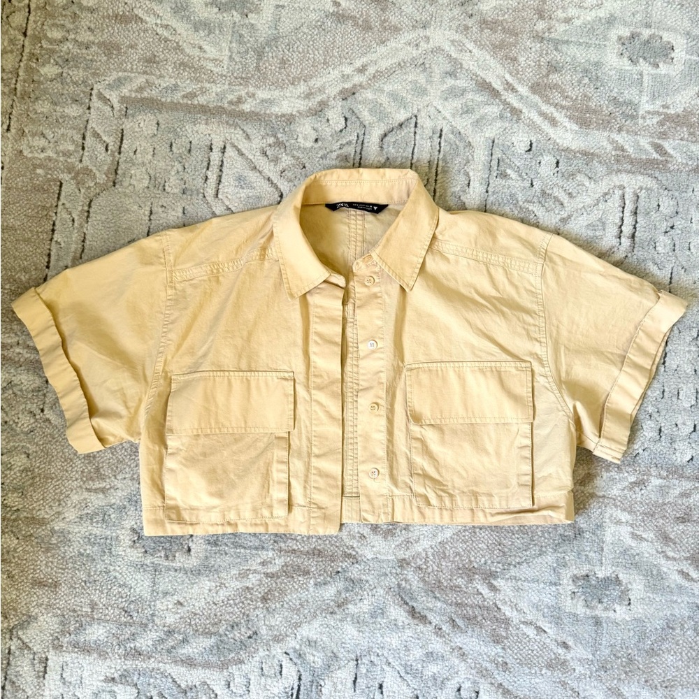 Zara Cropped Utility Button Down Shirt in Cream (S)